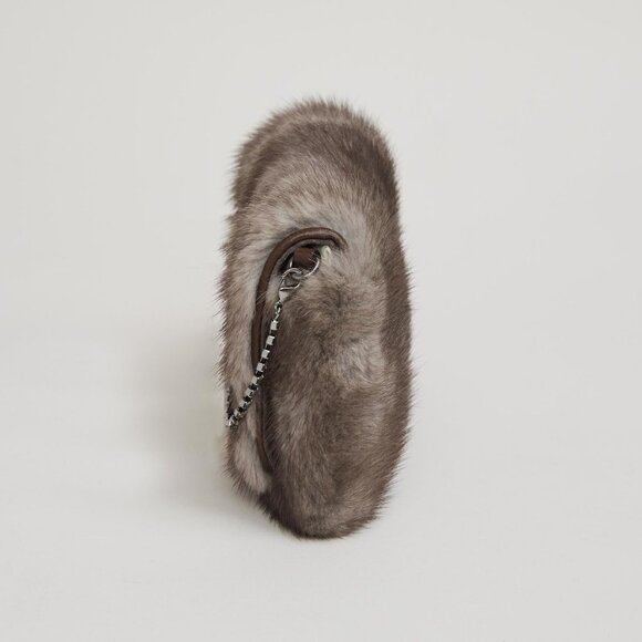Gucci by Tom Ford Mink Fur Clutch Fall Winter 2004 Y2K Vintage Dragon Detail - Picture 2 of 16